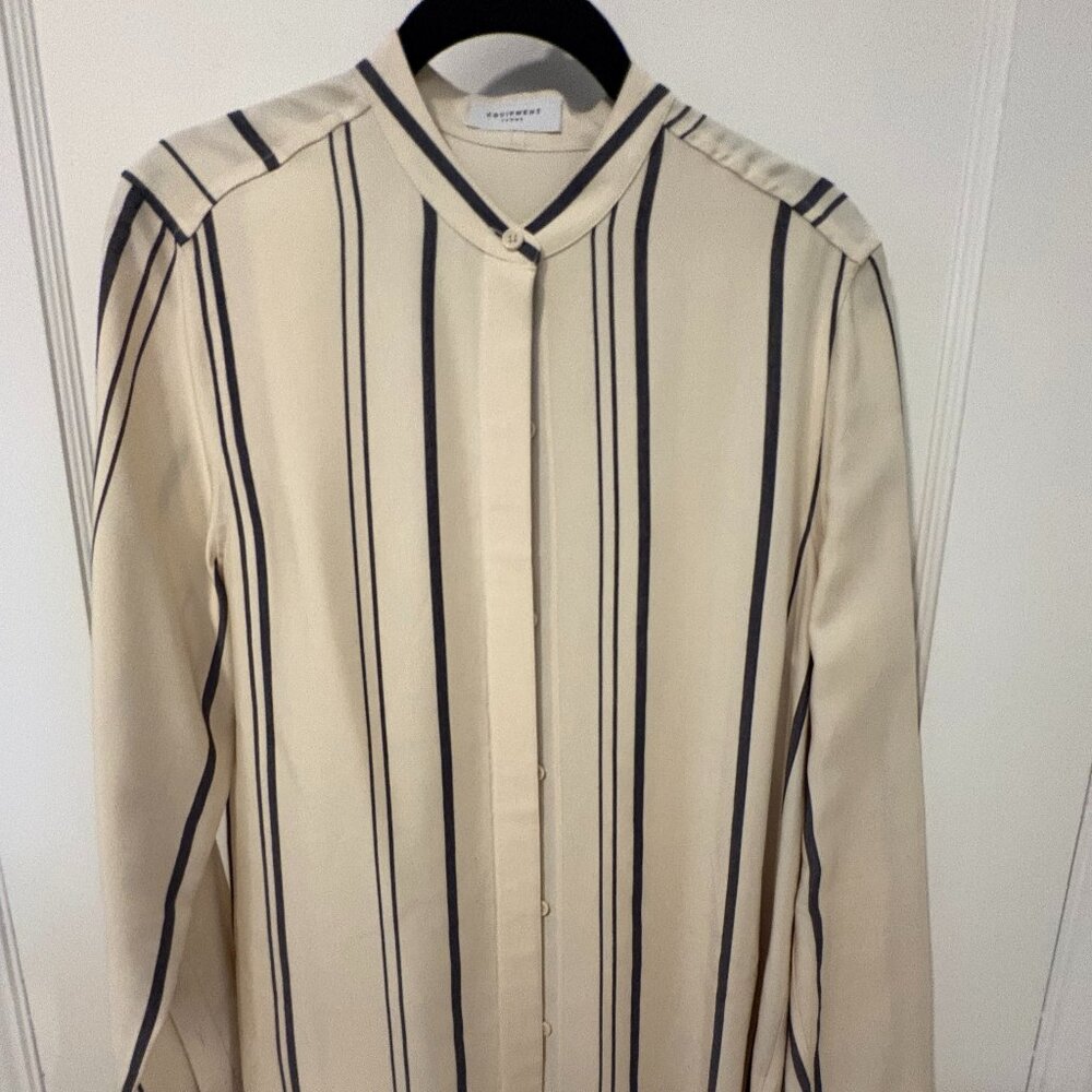 EQUIPMENT Striped Top in size Small